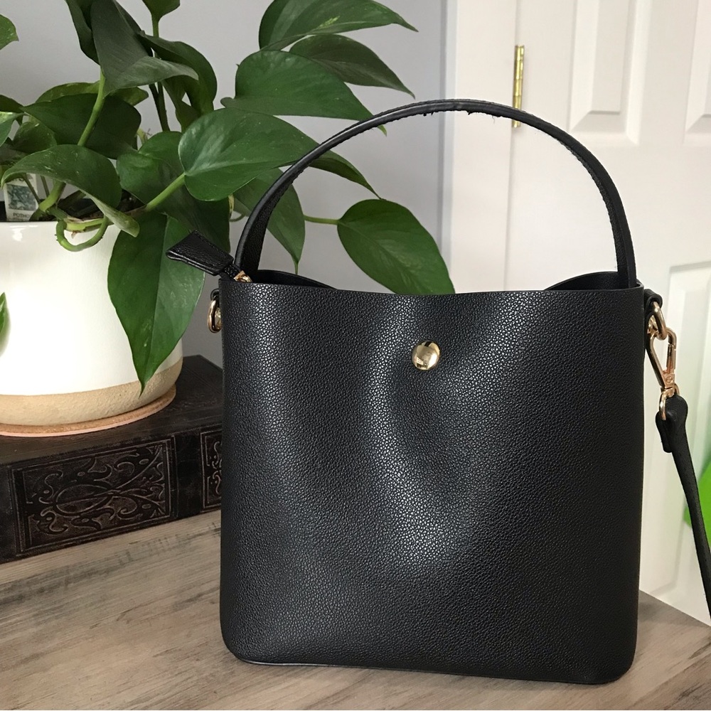 Mini bucket bag